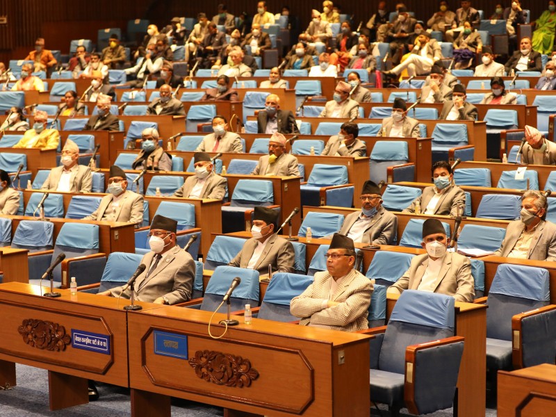 प्रतिनिधिसभामा लेखा समितिको प्रतिवेदन पेश